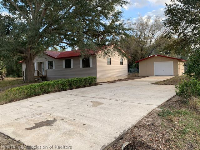 2225 N Unicorn Road, Avon Park, FL 33825