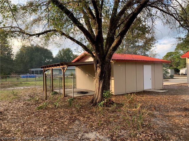 2225 N Unicorn Road, Avon Park, FL 33825