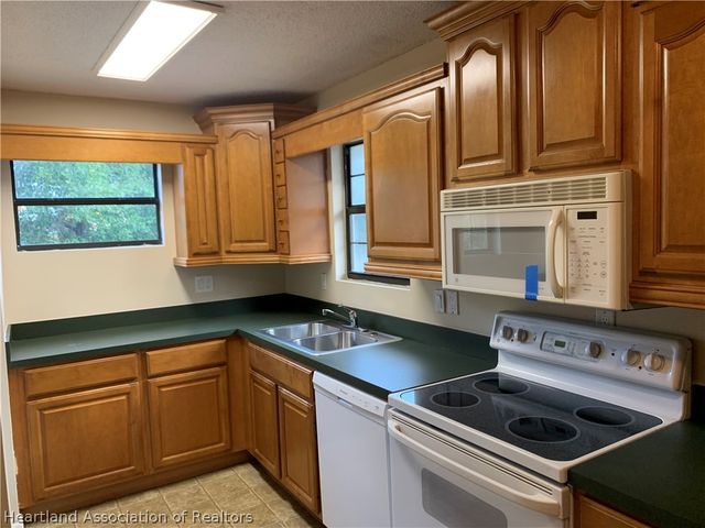 2225 N Unicorn Road, Avon Park, FL 33825