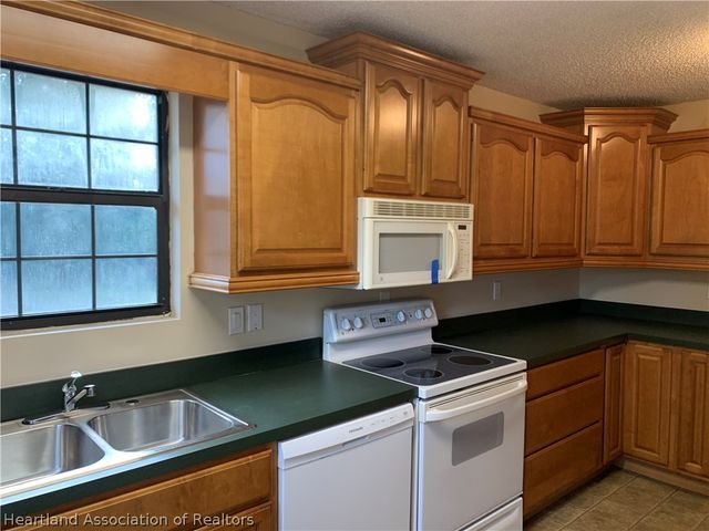 2225 N Unicorn Road, Avon Park, FL 33825