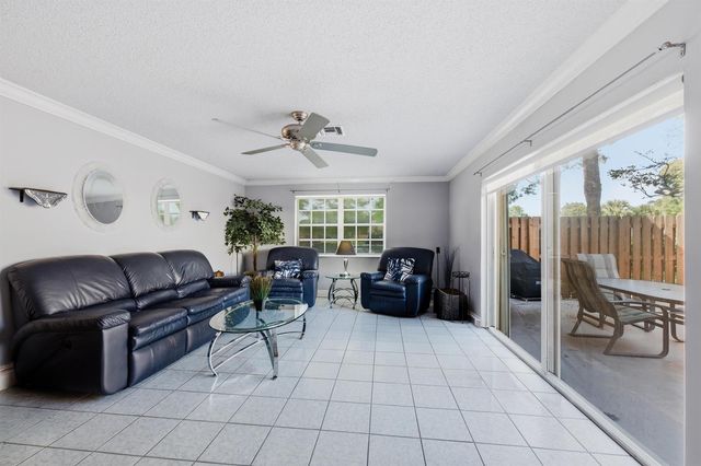 2924 SW 22nd Circle 17c, Delray Beach, FL 33445