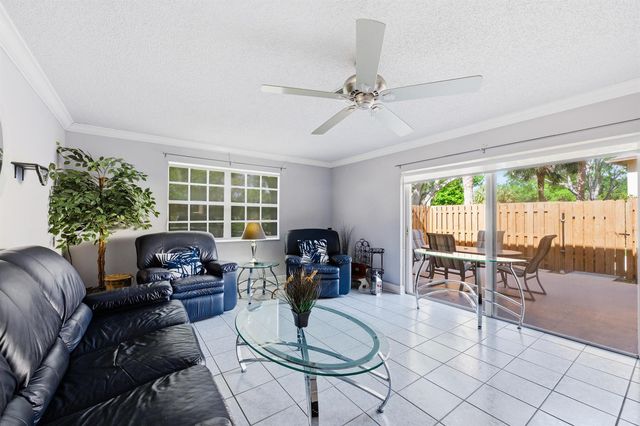 2924 SW 22nd Circle 17c, Delray Beach, FL 33445