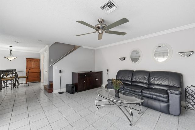 2924 SW 22nd Circle 17c, Delray Beach, FL 33445