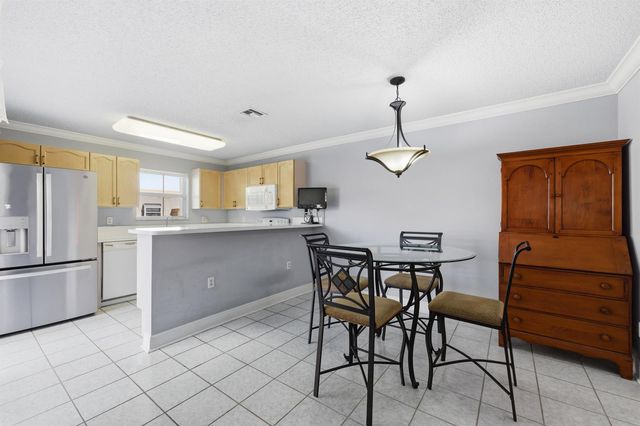 2924 SW 22nd Circle 17c, Delray Beach, FL 33445