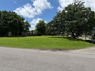 820 E 6th Street, Bonham, TX 75418