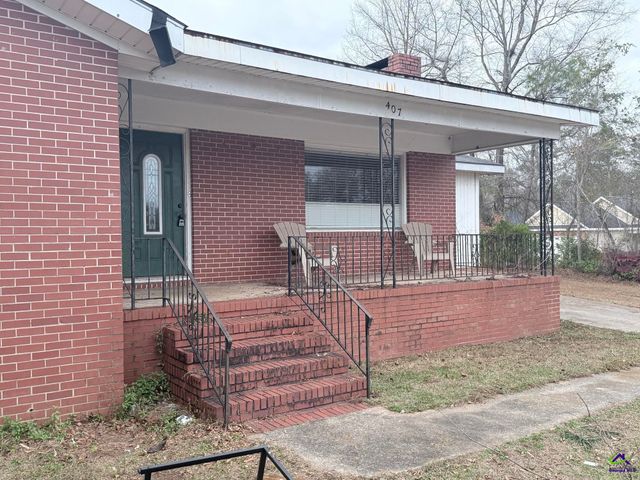 407 Collins Ave, Centerville, GA 31028