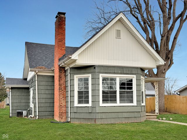 806 S 17th Street, Elwood, IN 46036