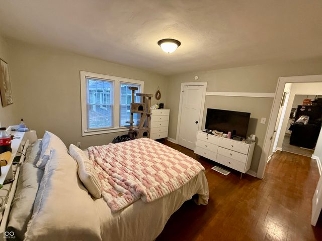 806 S 17th Street, Elwood, IN 46036