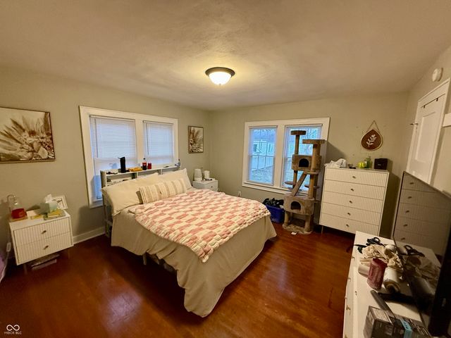 806 S 17th Street, Elwood, IN 46036