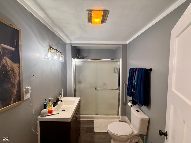 806 S 17th Street, Elwood, IN 46036