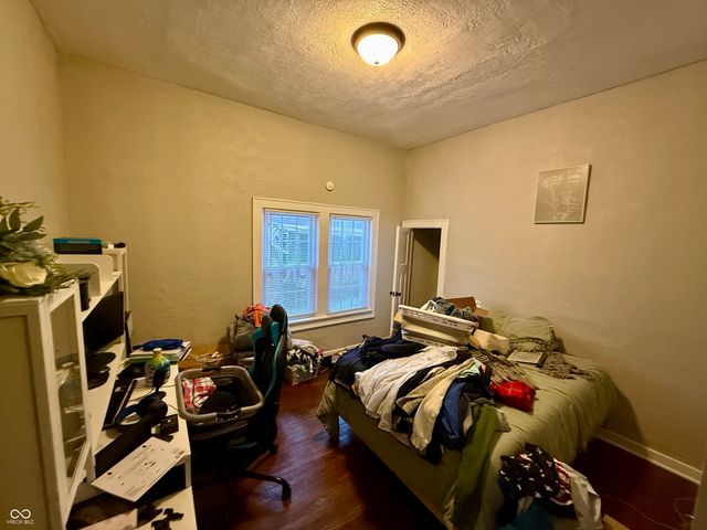 806 S 17th Street, Elwood, IN 46036