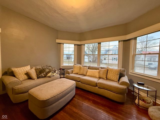 806 S 17th Street, Elwood, IN 46036