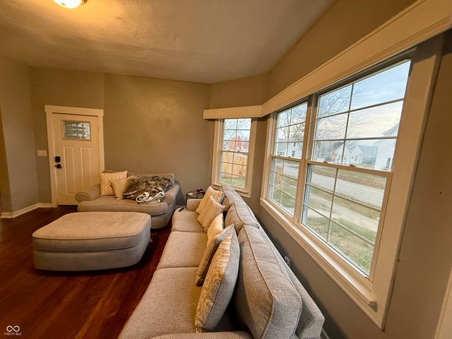 806 S 17th Street, Elwood, IN 46036