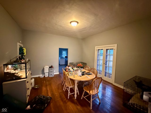 806 S 17th Street, Elwood, IN 46036