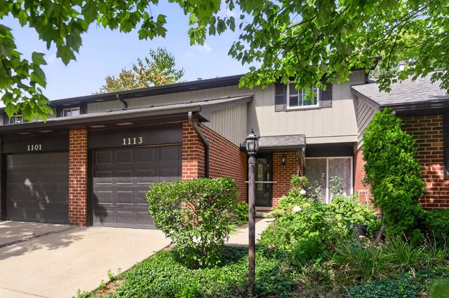 1113 Loughborough Court, Wheaton, IL 60189