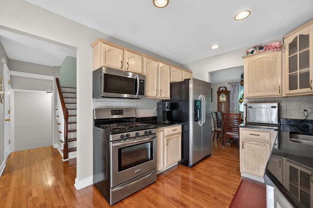 1113 Loughborough Court, Wheaton, IL 60189