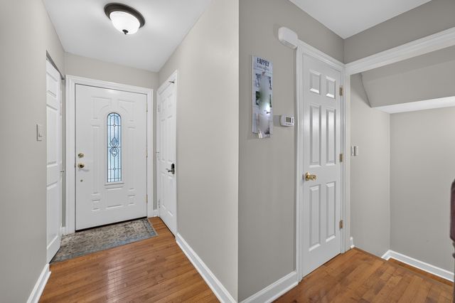 1113 Loughborough Court, Wheaton, IL 60189