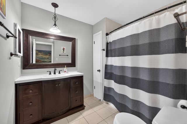 1113 Loughborough Court, Wheaton, IL 60189