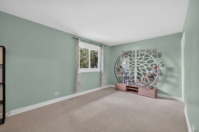 1113 Loughborough Court, Wheaton, IL 60189