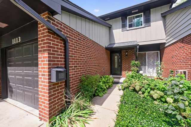 1113 Loughborough Court, Wheaton, IL 60189