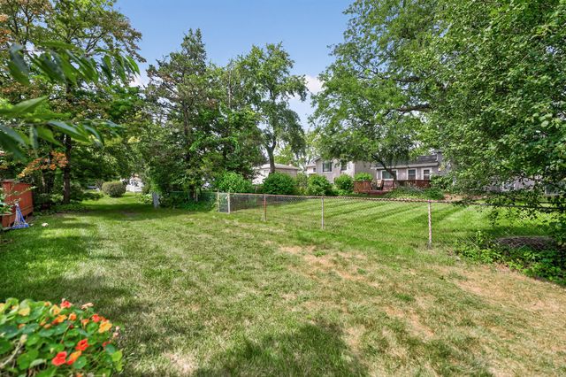1113 Loughborough Court, Wheaton, IL 60189