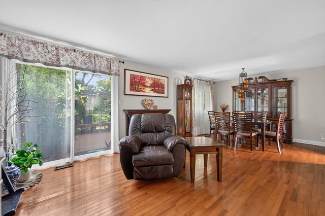 1113 Loughborough Court, Wheaton, IL 60189