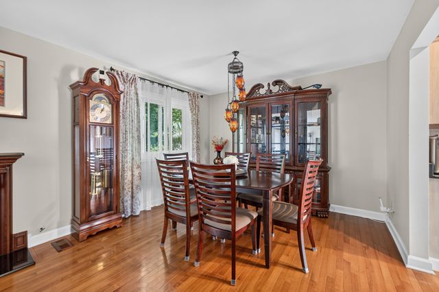 1113 Loughborough Court, Wheaton, IL 60189