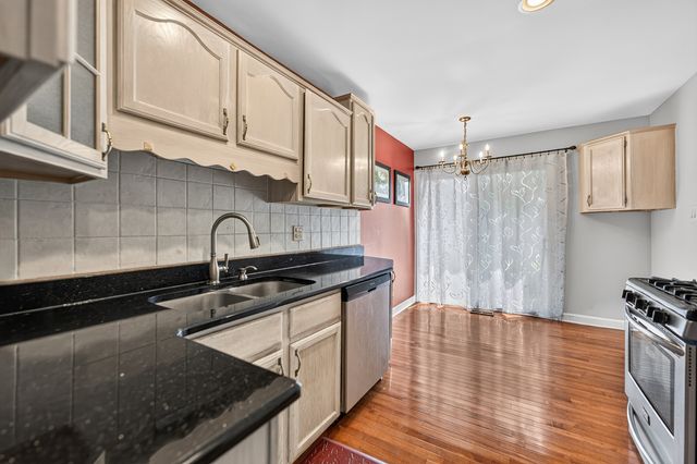 1113 Loughborough Court, Wheaton, IL 60189