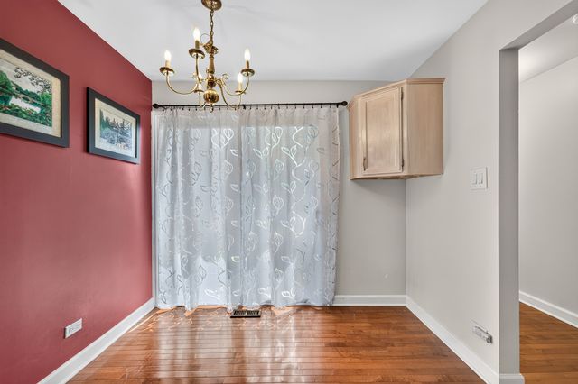 1113 Loughborough Court, Wheaton, IL 60189