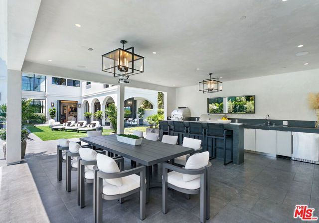 608 N Alpine Drive, Beverly Hills, CA 90210