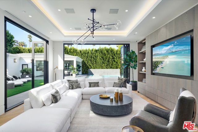 608 N Alpine Drive, Beverly Hills, CA 90210