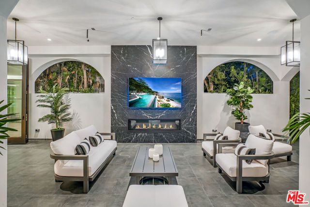 608 N Alpine Drive, Beverly Hills, CA 90210