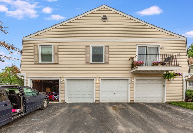 2212 Cardinal Court, Schaumburg, IL 60194