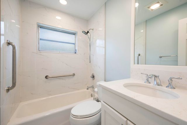 18020 Palm Point Drive, Jupiter, FL 33458