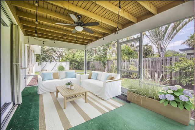 18020 Palm Point Drive, Jupiter, FL 33458