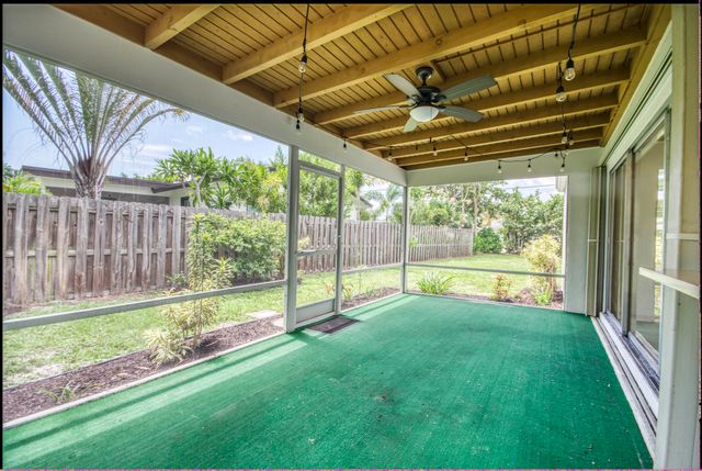 18020 Palm Point Drive, Jupiter, FL 33458