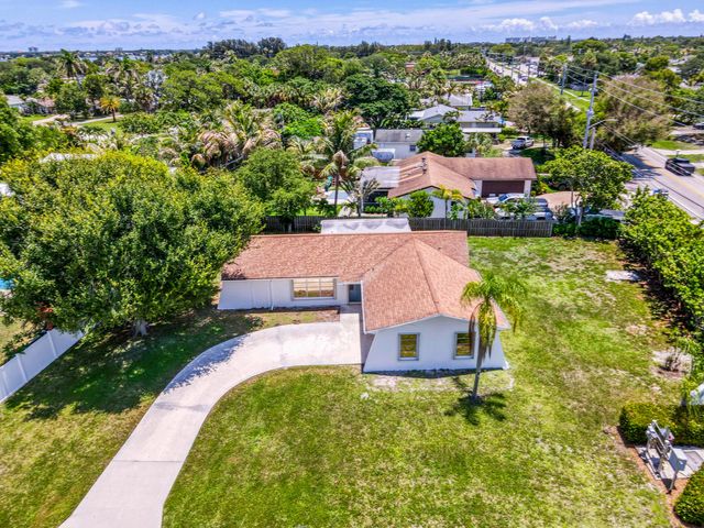 18020 Palm Point Drive, Jupiter, FL 33458