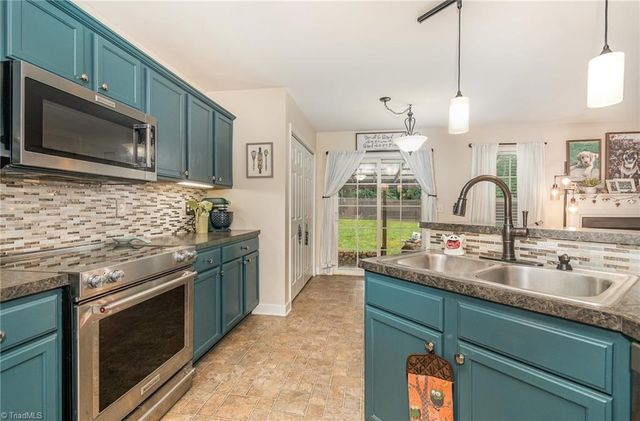 80 Harris Farm Court, Thomasville, NC 27360