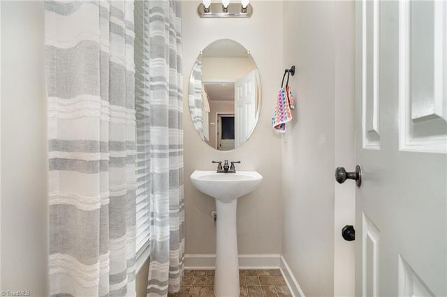 80 Harris Farm Court, Thomasville, NC 27360