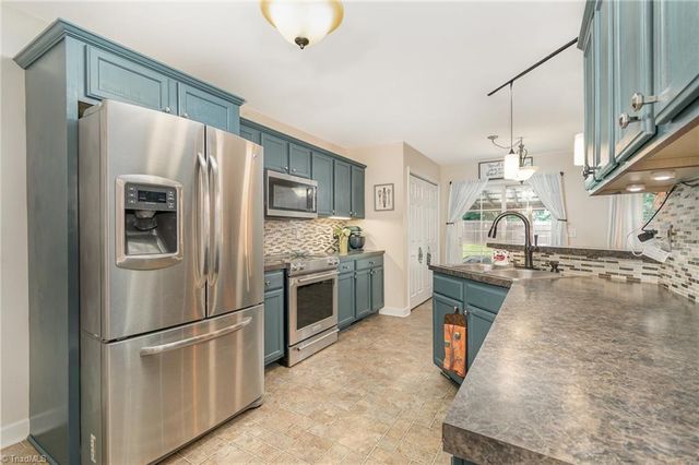 80 Harris Farm Court, Thomasville, NC 27360
