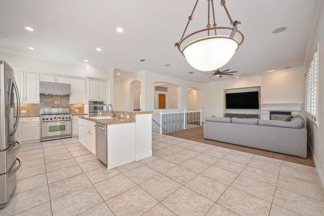 2324 Luciana Way, Roseville, CA 95661