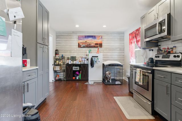 3301 Stony Brook Dr, Jeffersontown, KY 40299