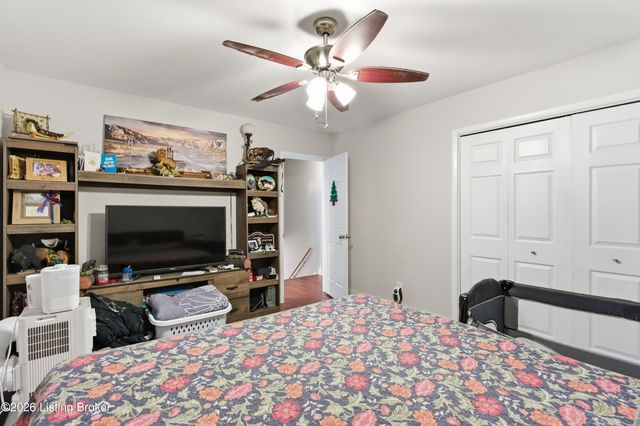 3301 Stony Brook Dr, Jeffersontown, KY 40299