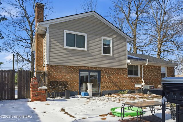 3301 Stony Brook Dr, Jeffersontown, KY 40299