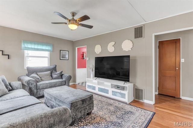 6800 Wanda Avenue, St Louis, MO 63116