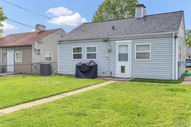 6800 Wanda Avenue, St Louis, MO 63116
