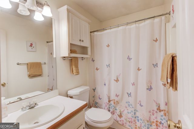1584 Lakemont Drive, Grayson, GA 30017