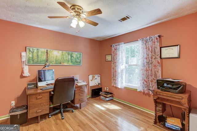 1584 Lakemont Drive, Grayson, GA 30017