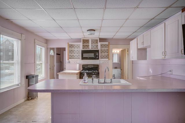 832 Clay Street, Manchester, NH 03103