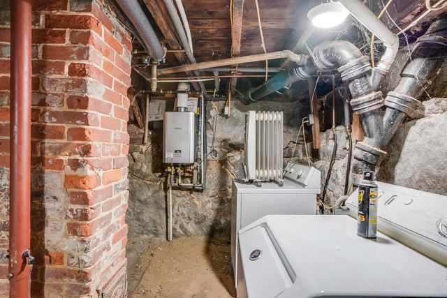 832 Clay Street, Manchester, NH 03103